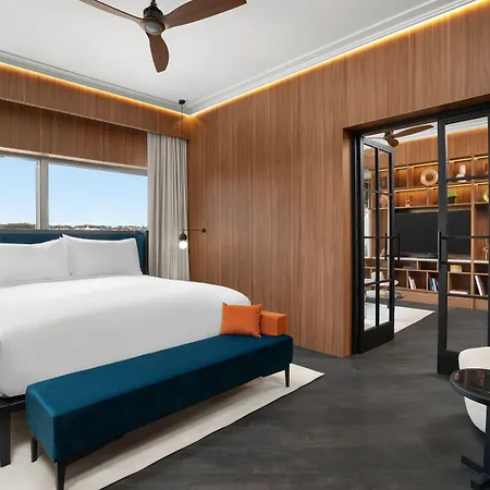 Cardo Roma, Autograph Collection 4*